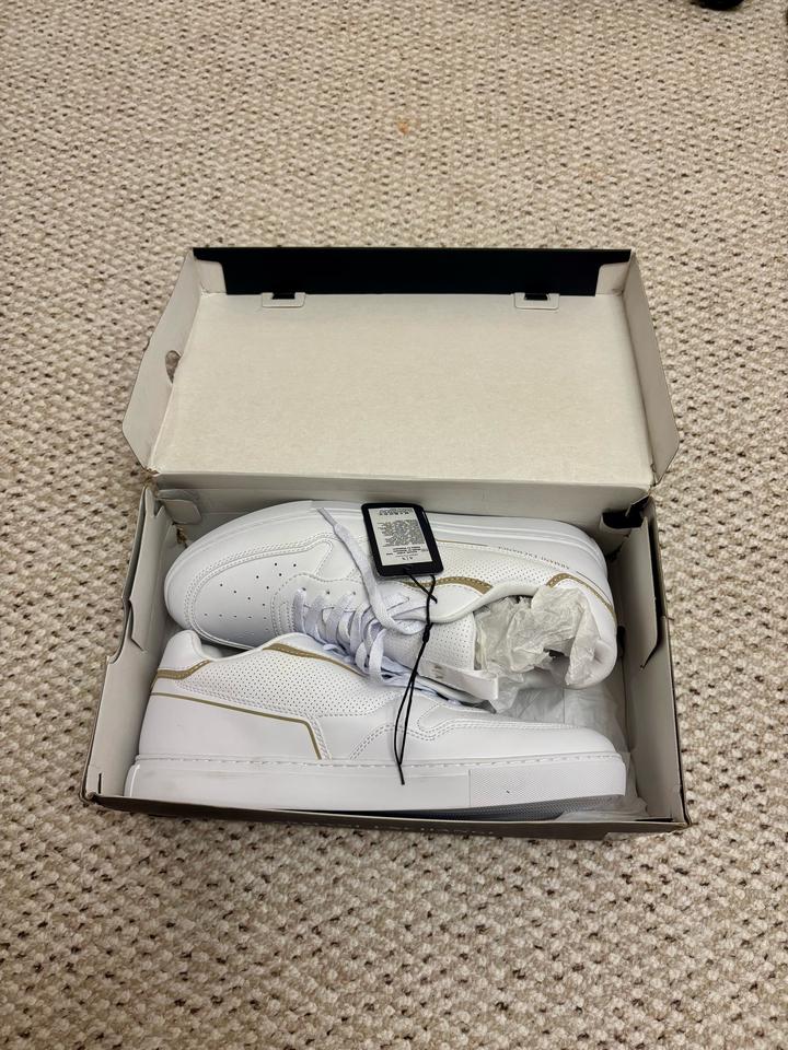 Armani Exchange