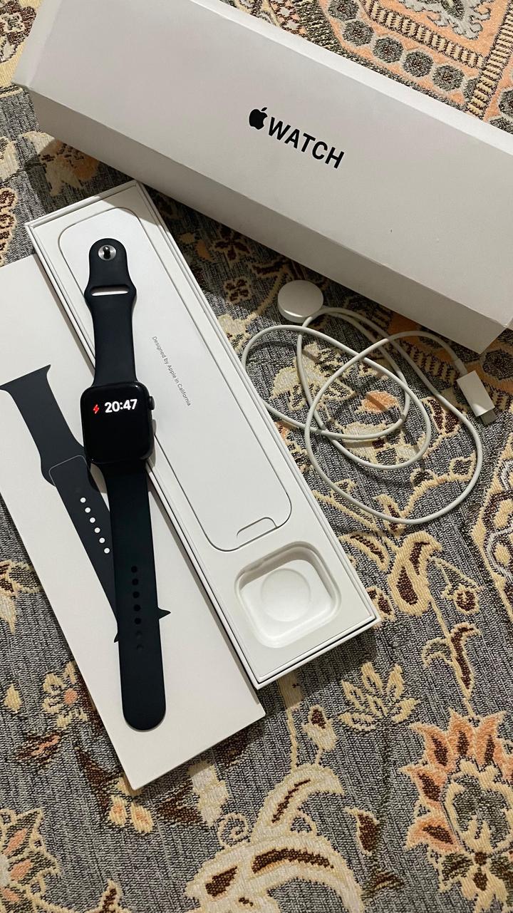 Смарт-часы Apple Watch SE 44MM