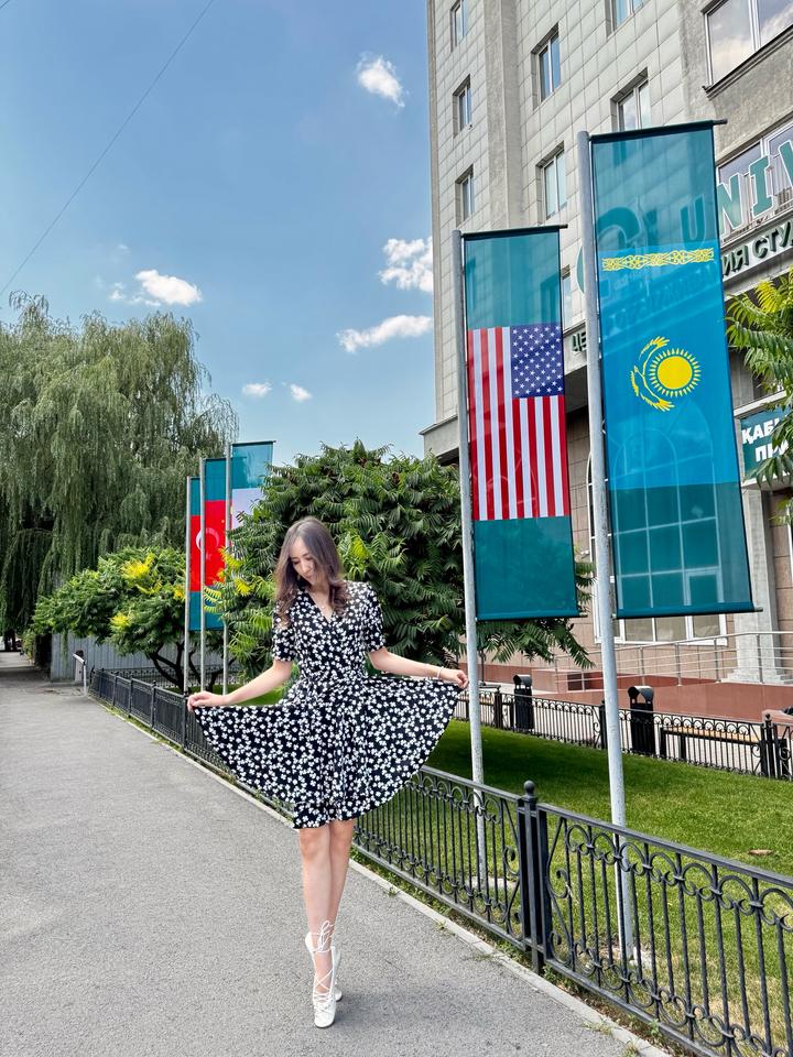 Платье на запах короткое