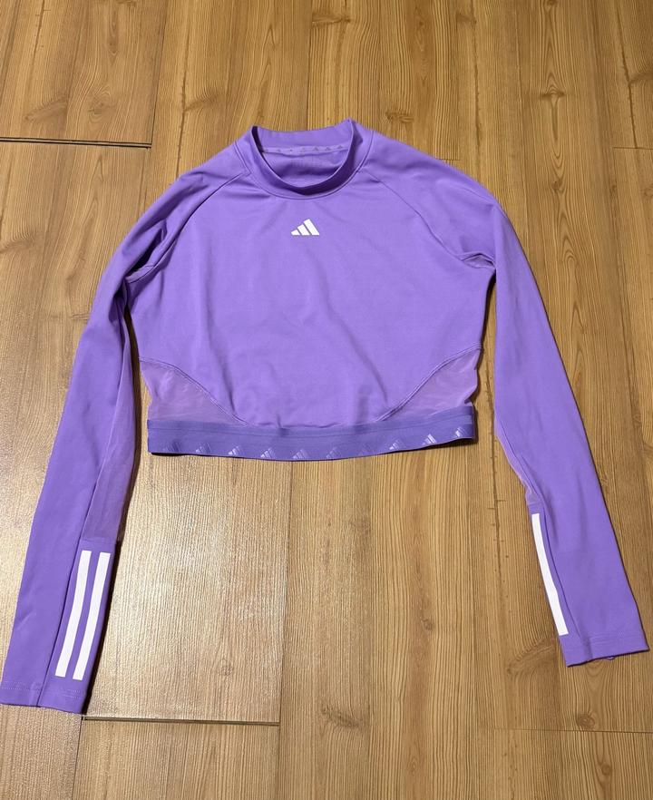 Спортивный кроп-топ adidas