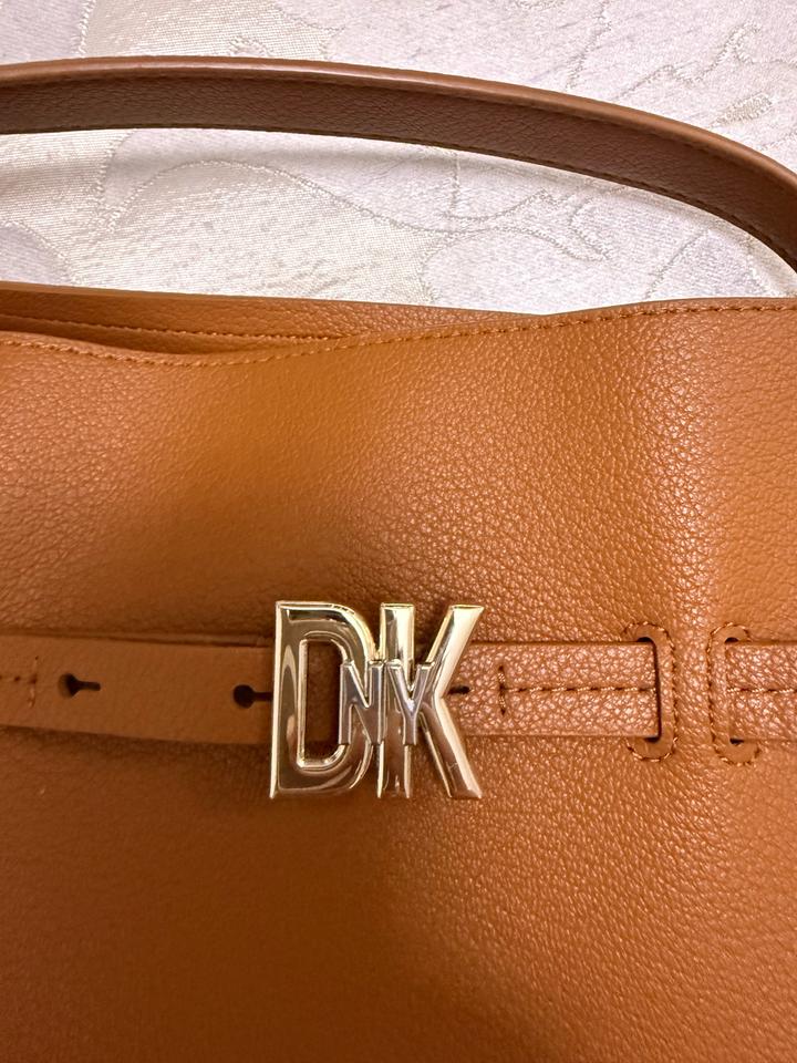 DKNY