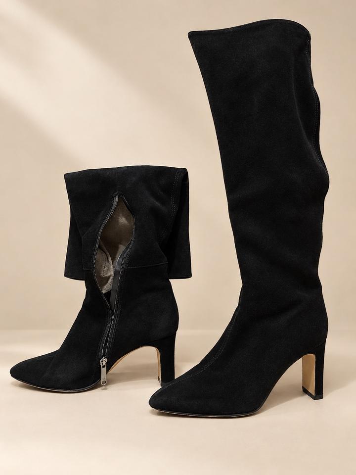 Monro shoes Чёрные замшевые сапоги, на каблуке.