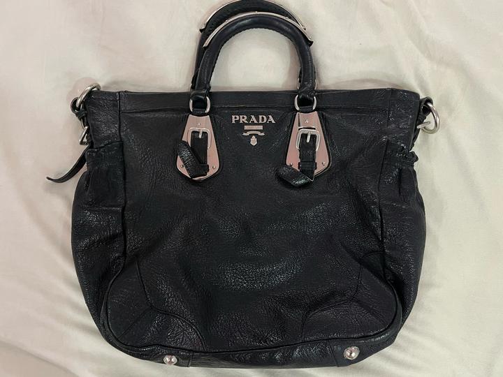 Сумка Prada из кожи