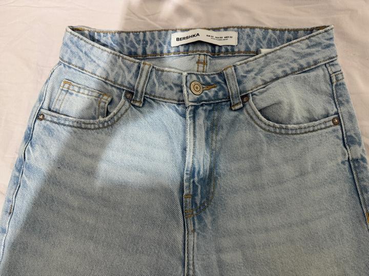 Джинсы Bershka