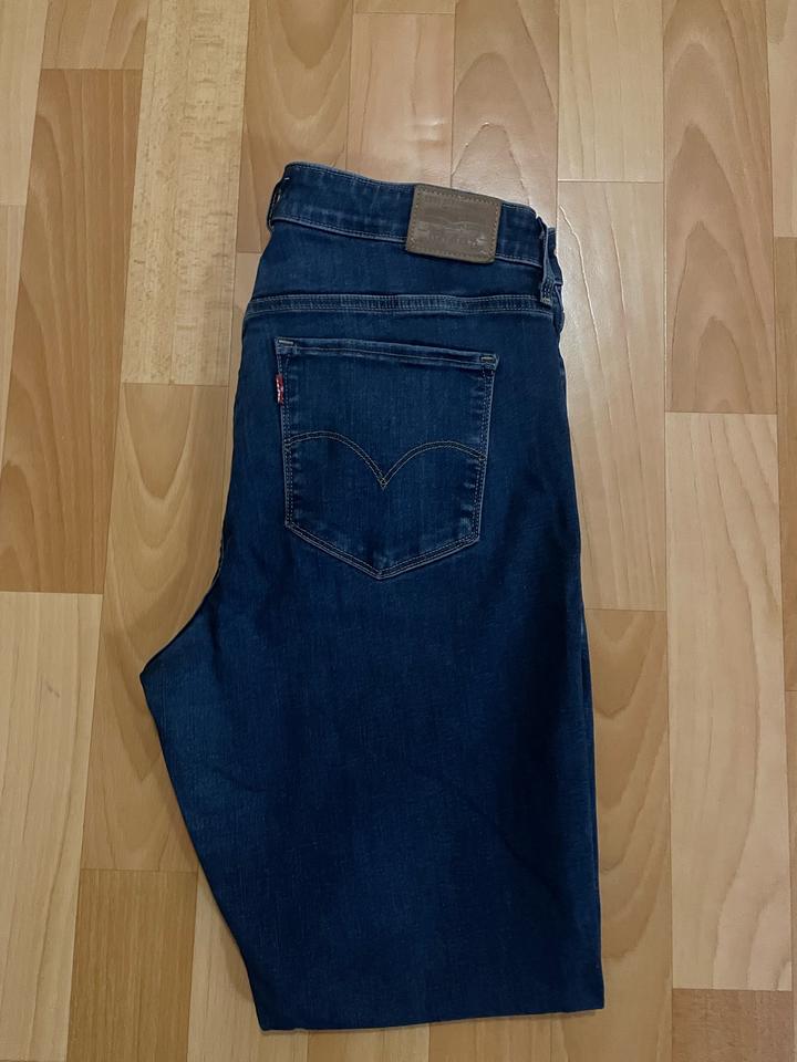 Джинсы Levi's размер 48