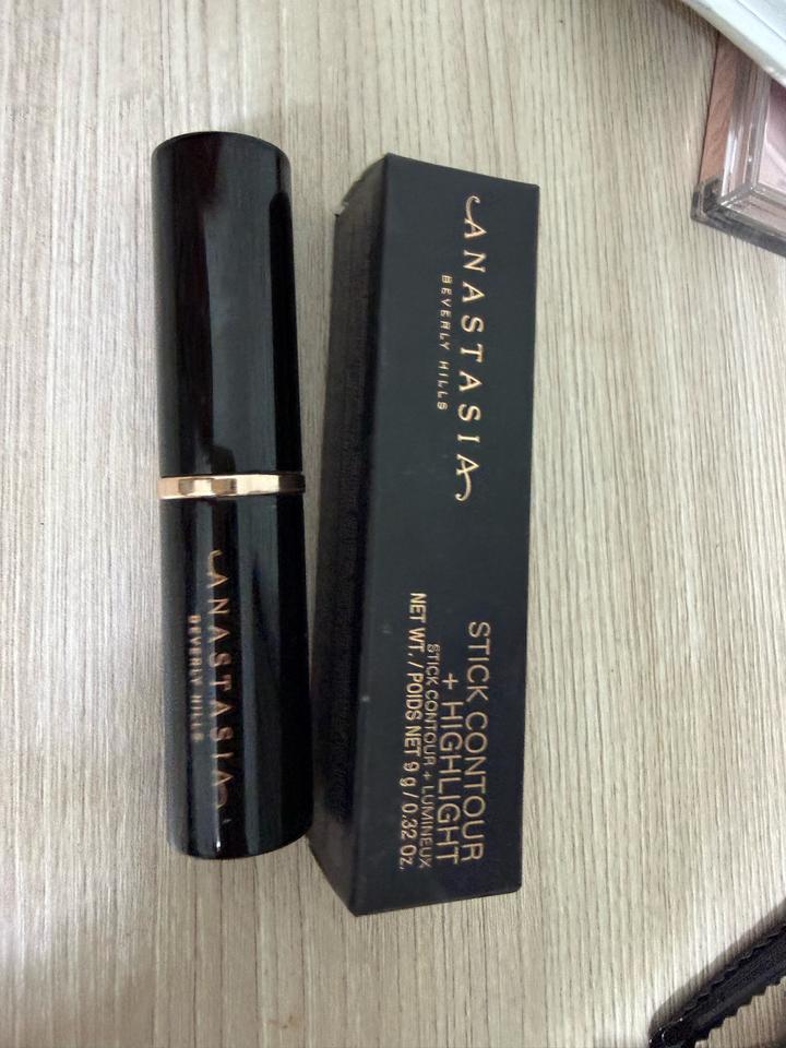 Anastasia Beverly Hills Stick Contour + Highlight