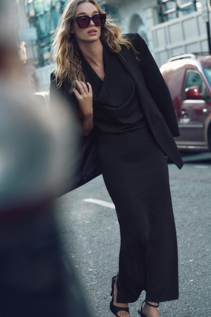 Zara Атласное платье макси с открытой спиной