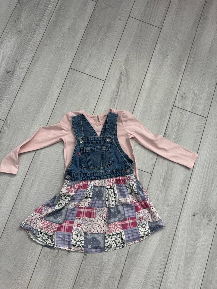 Levi's
