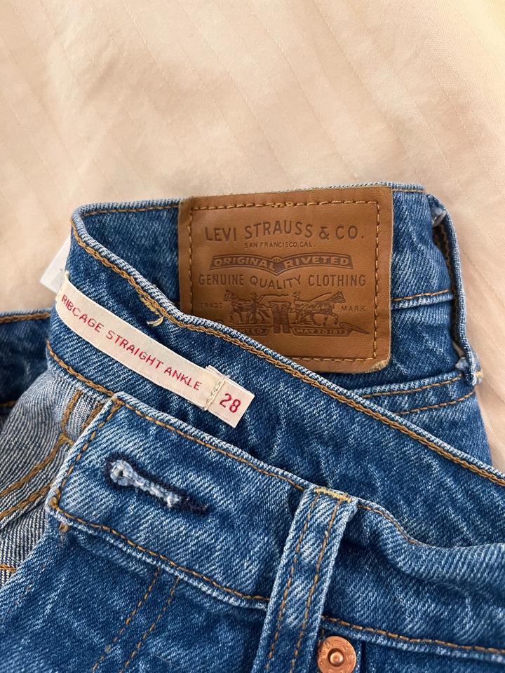 Levi's