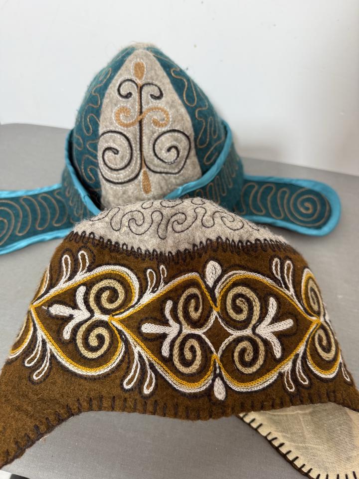 Handmade (ручная работа) Шапки в национальном стиле шерсть