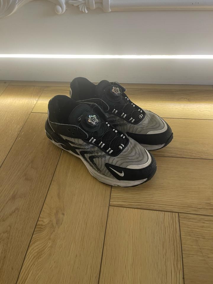 Кроссовки Nike