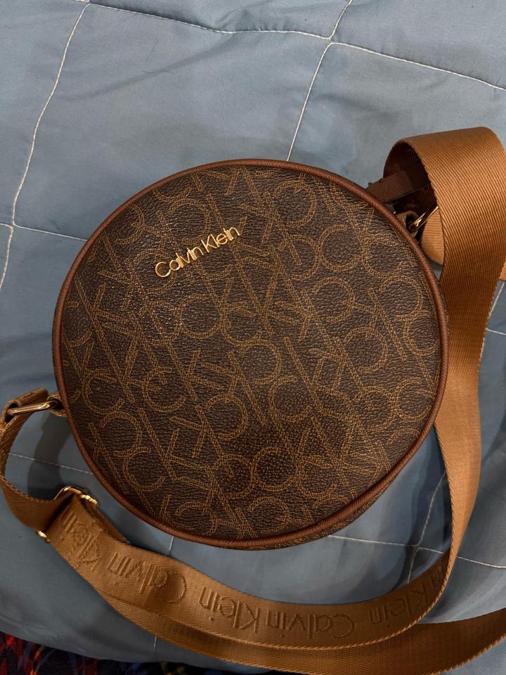 Сумка Calvin Klein круглая