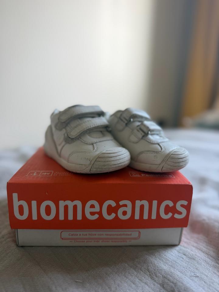 Кроссовки Biomecanics