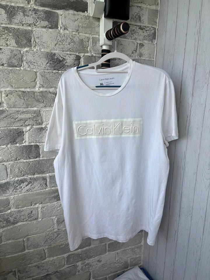 Calvin Klein T-shirt