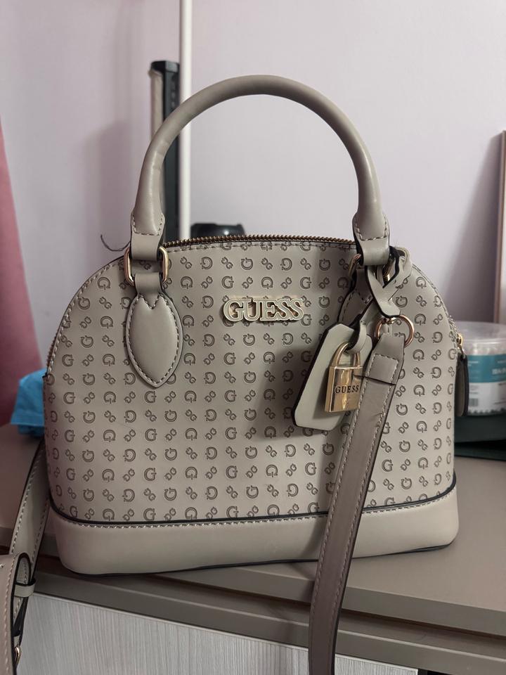 Сумка GUESS