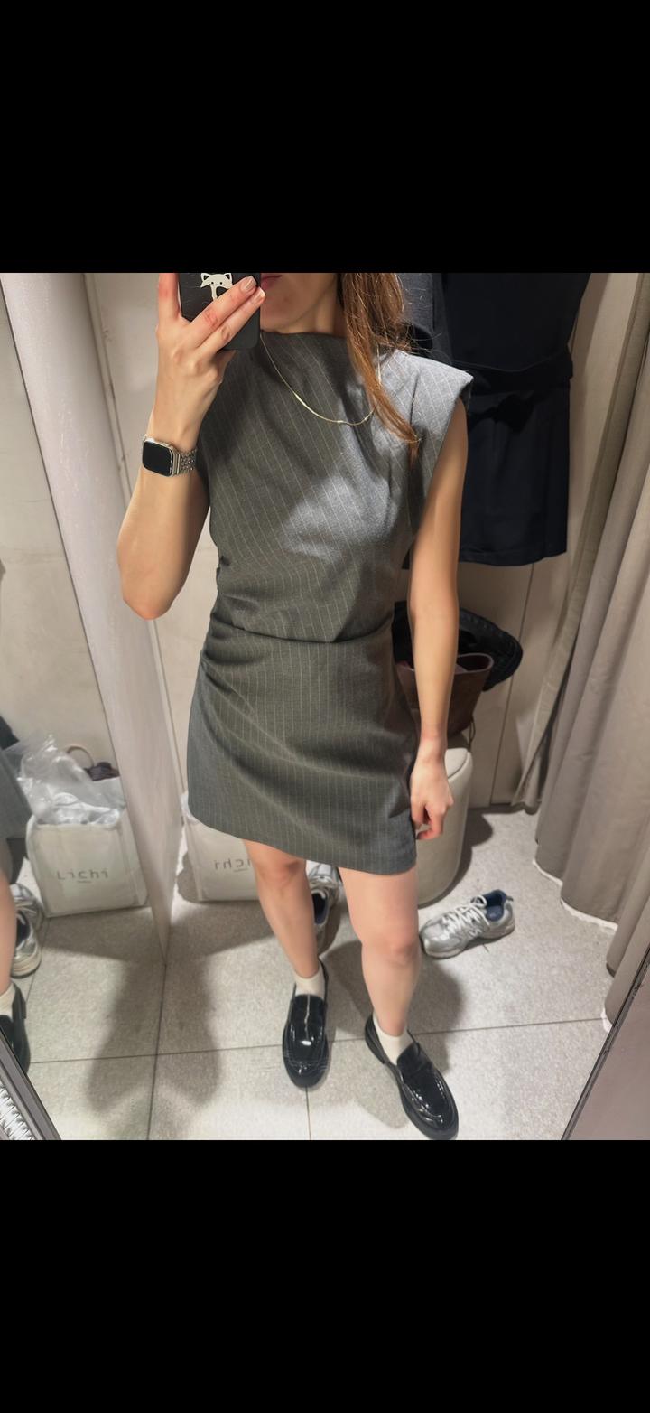 Платье ZARA серое в полоску