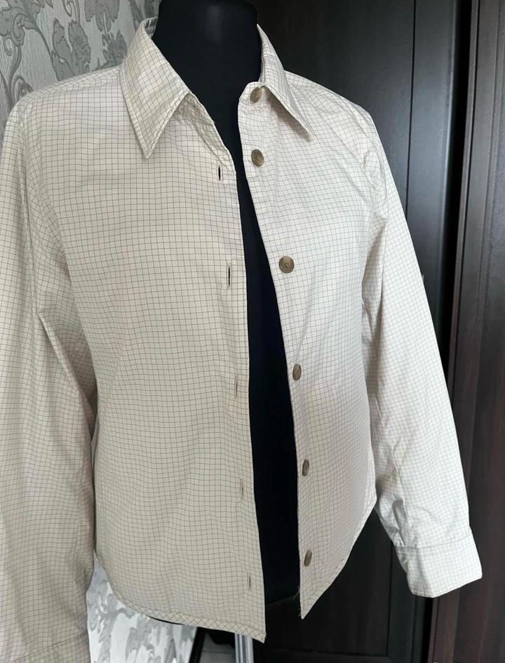 Легкая куртка Uniqlo