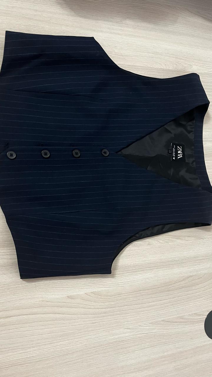 Жилет Zara