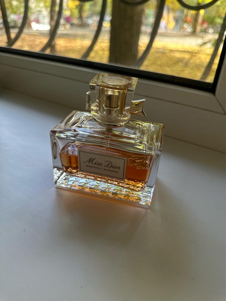 Парфюмерная вода Miss Dior Absolutely Blooming