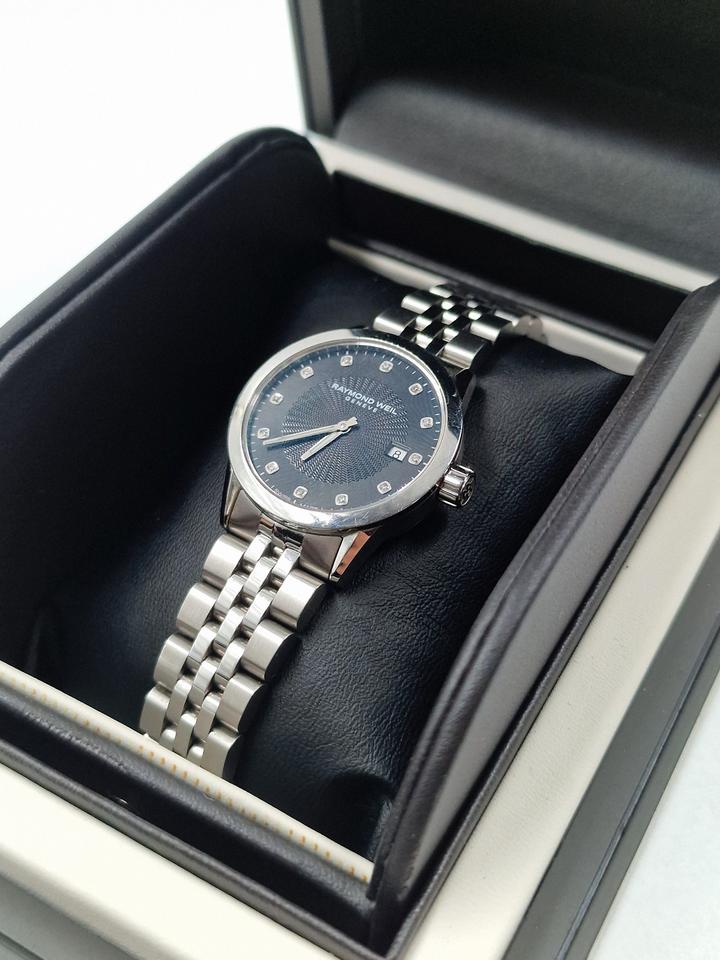 raymond weil часы брилиянтовые