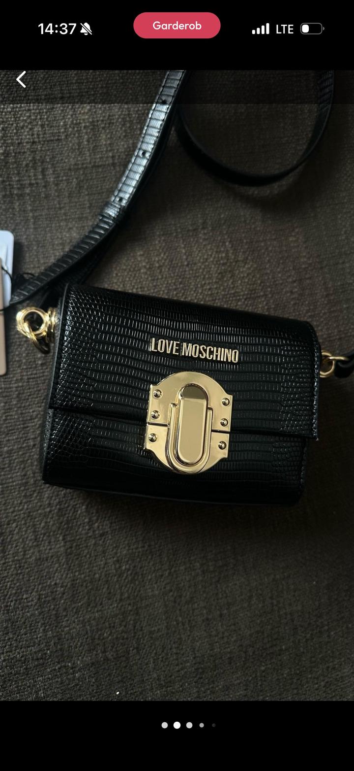 Love Moschino
