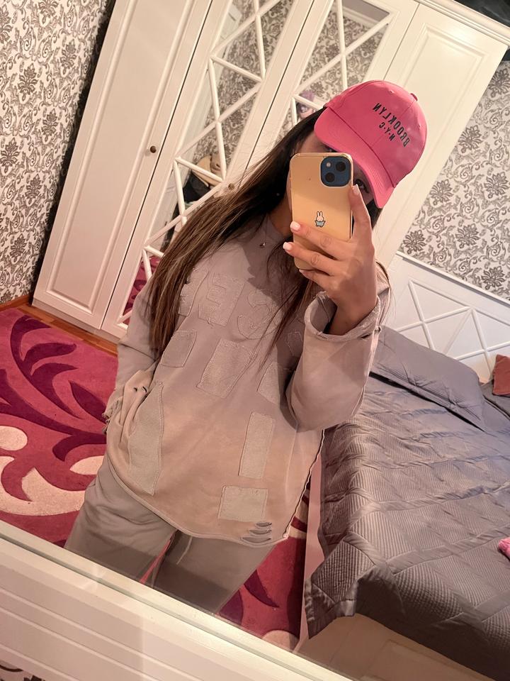 Двойка и кепка
