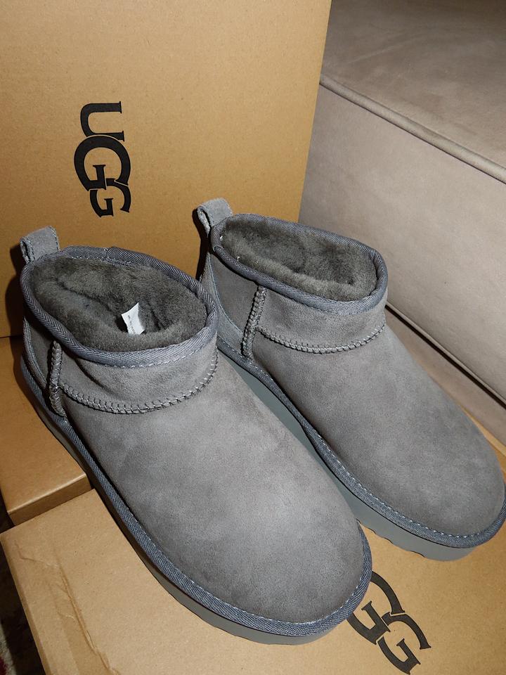 UGG