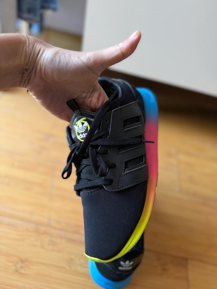 Кроссовки adidas