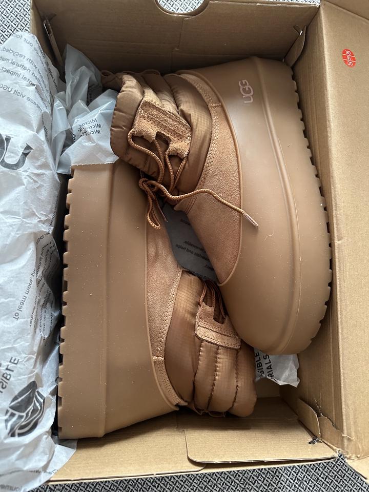 UGG