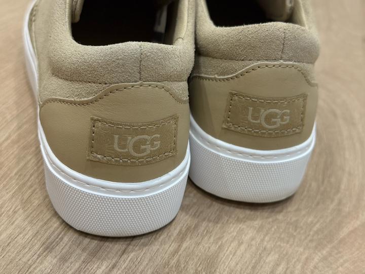 UGG