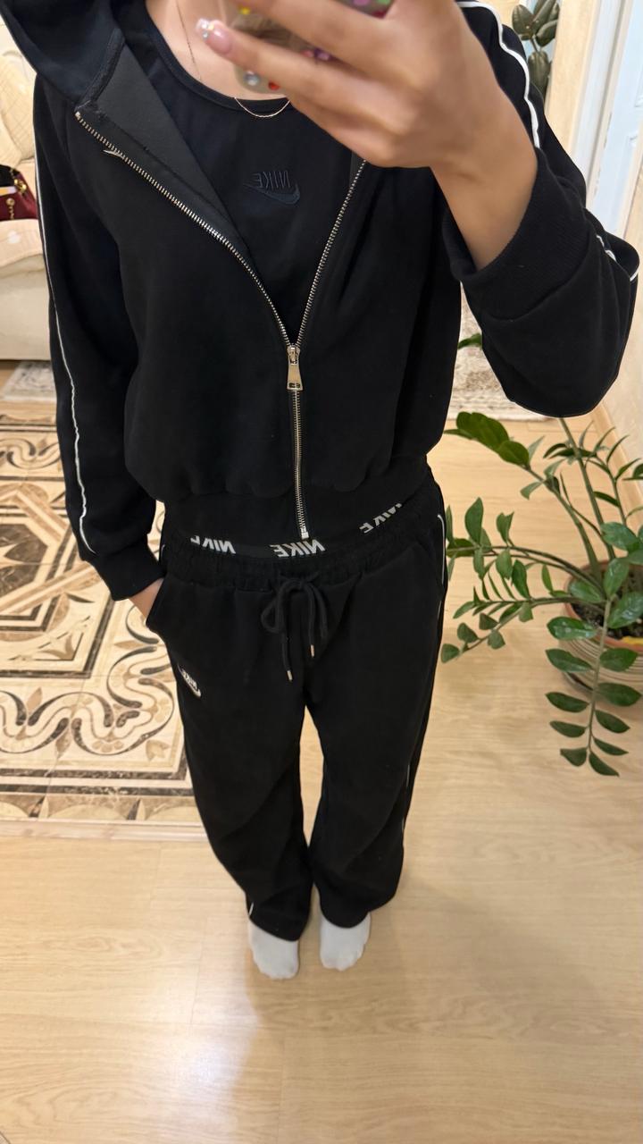 Спортивный костюм Nike