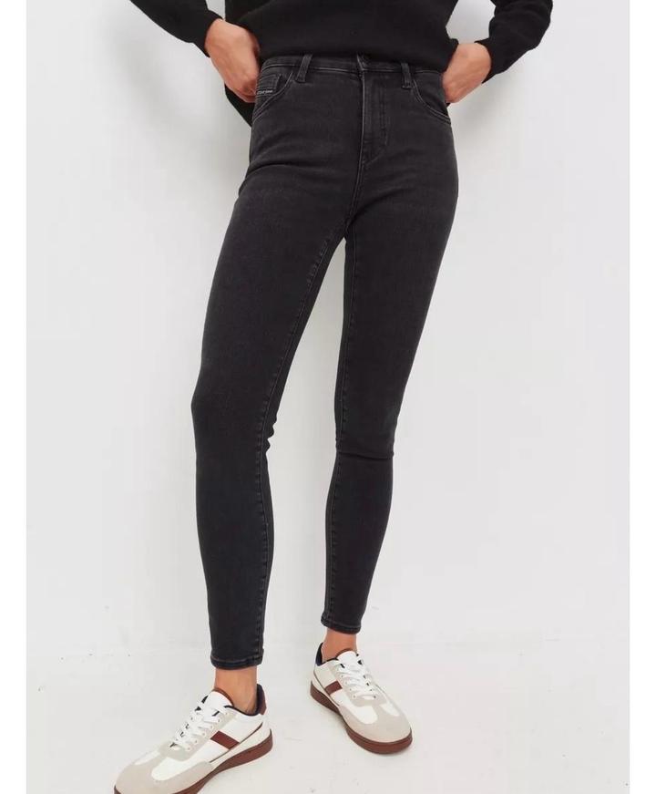 Levi's