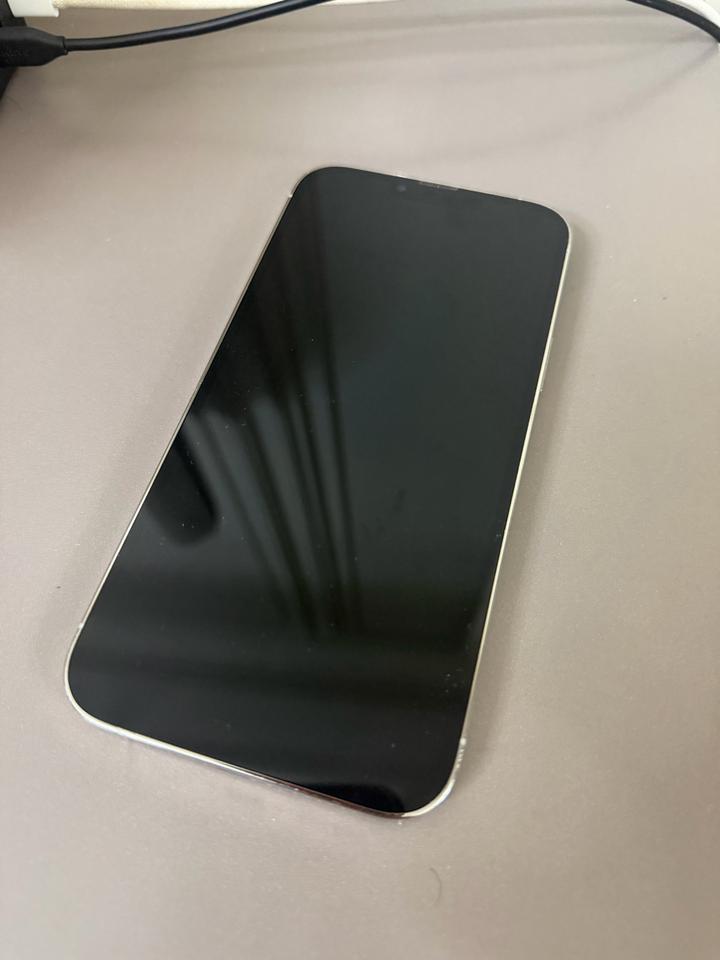 Телефон apple iPhone