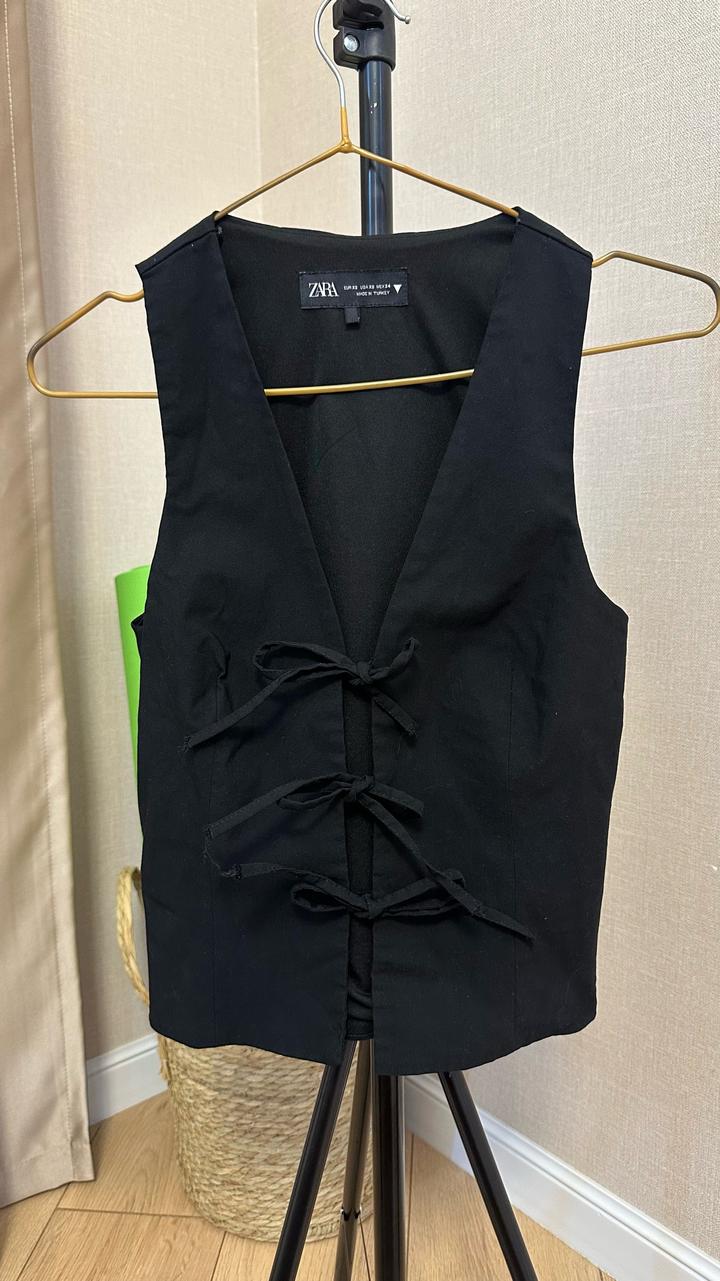 Жилет ZARA на завязках