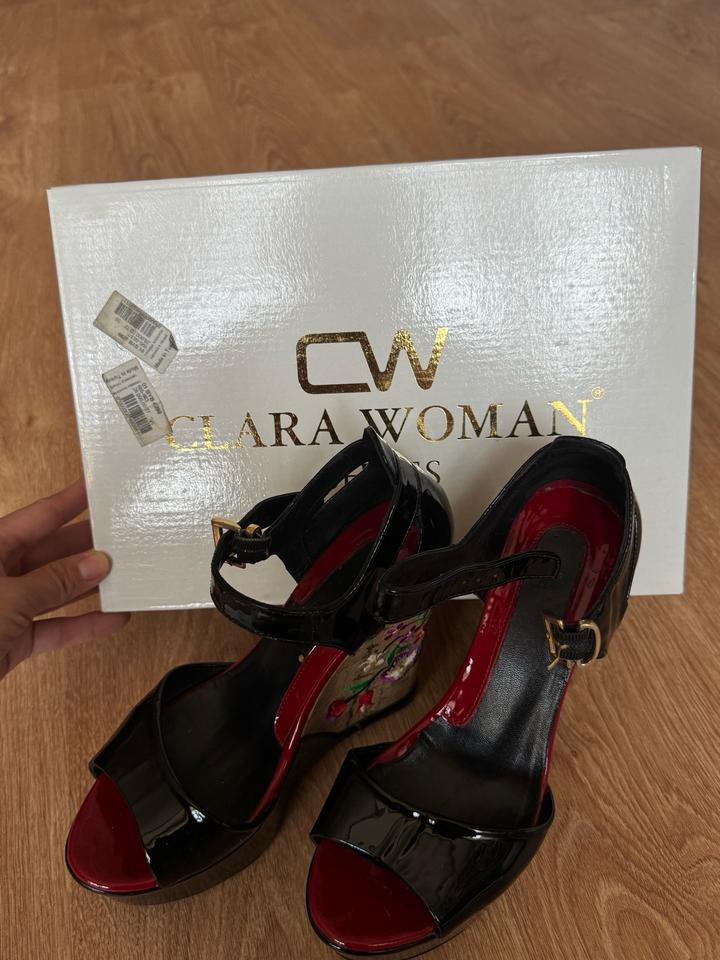 Clara Woman