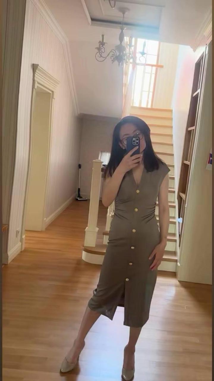 Zara Платье миди на пуговицах