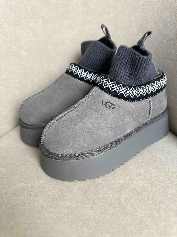 UGG
