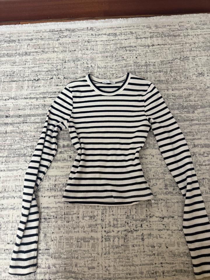 Лонгслив Bershka в полоску