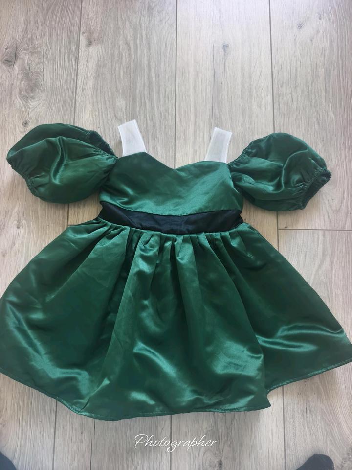 Продам платье зелёное красивое