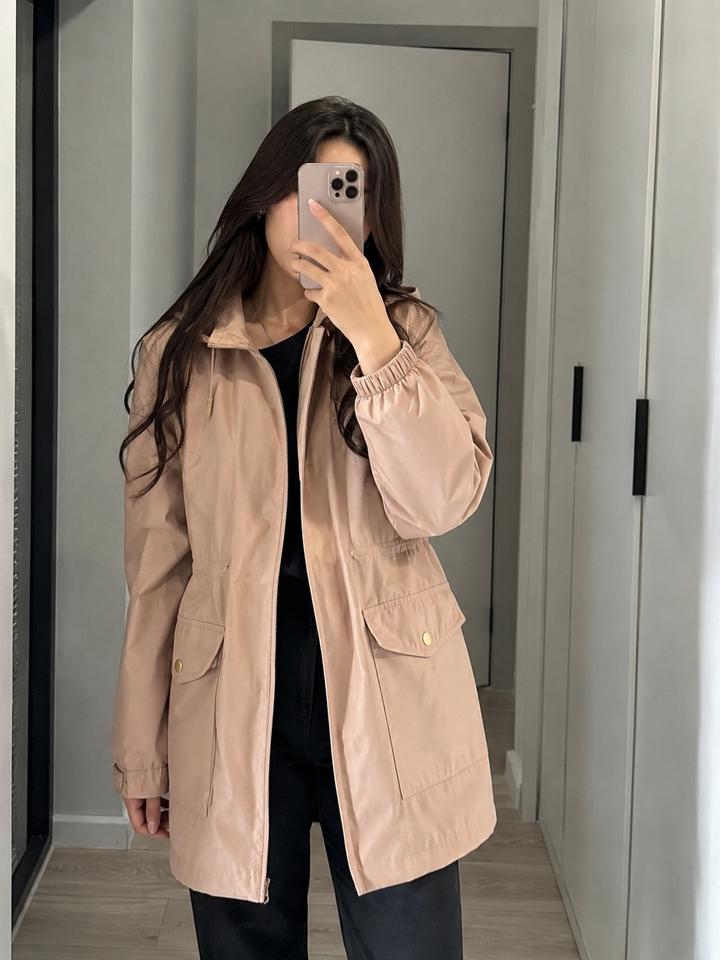 Zara Бежевая куртка с карманами