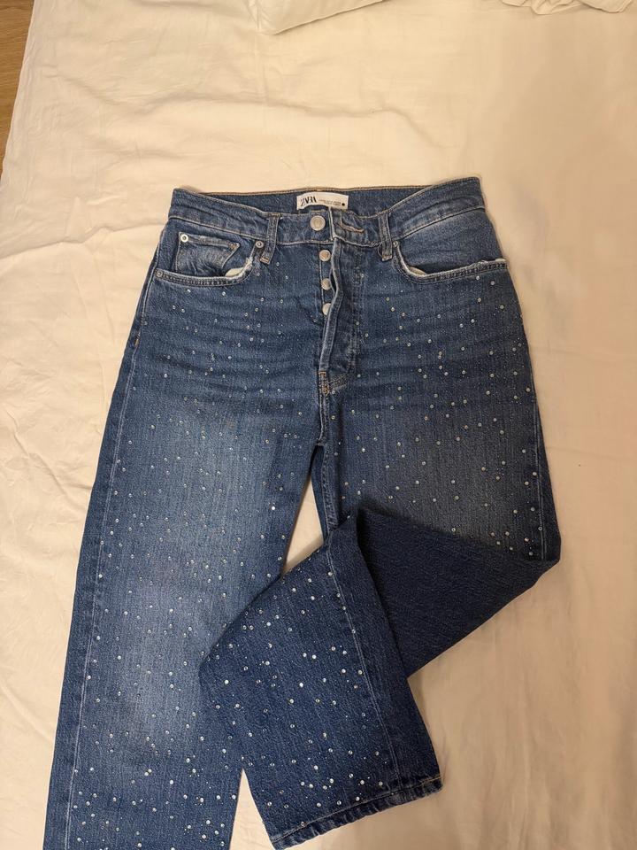 Джинсы zara