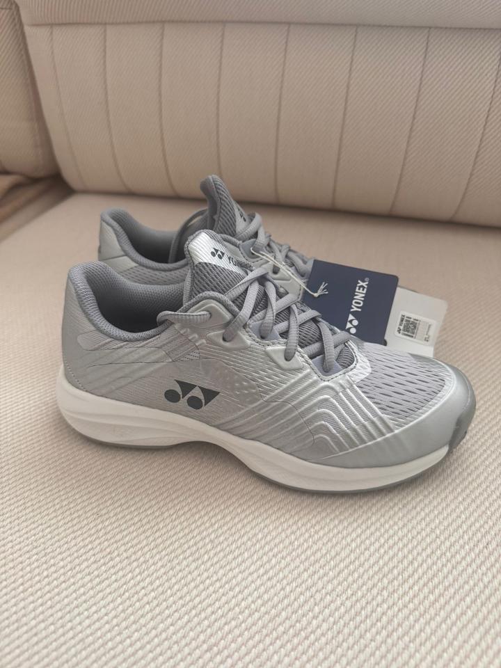 Yonex