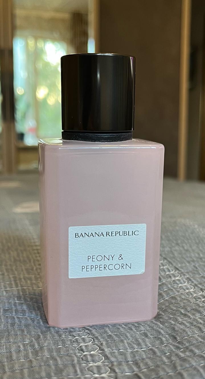 BANANA REPUBLIC Peony & Peppercorn парфюм