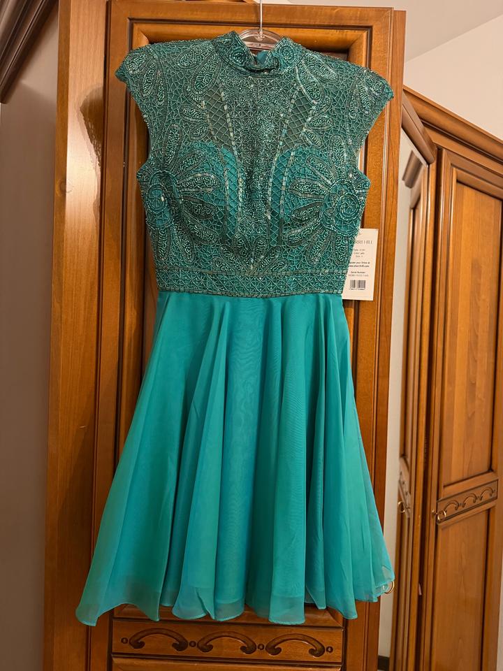 Sherri Hill Вечернее платье