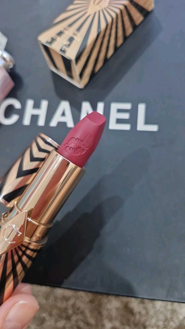 Новая помада Charlotte Tilbury в оригинале