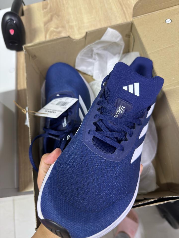 Крассовки ADIDAS