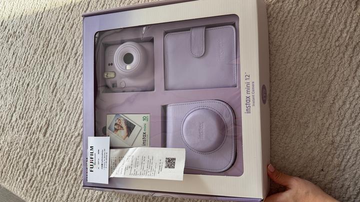 Продам отличный подарочный набор моментальной печати Fujifilm Instax Mini 12