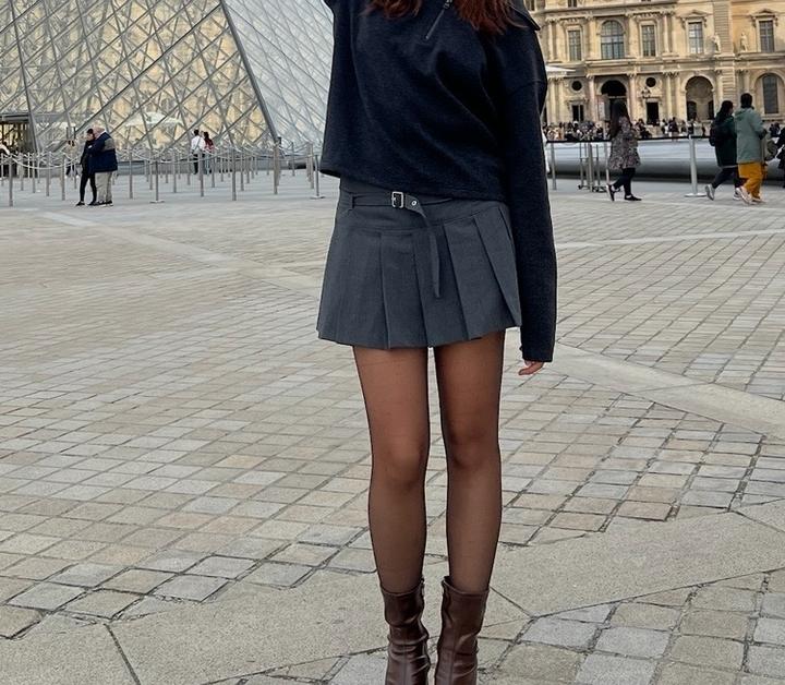 Zara Черная плиссированная мини-юбка с декоративными ремешками