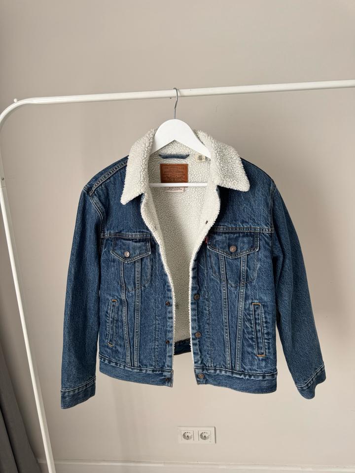 Levi's