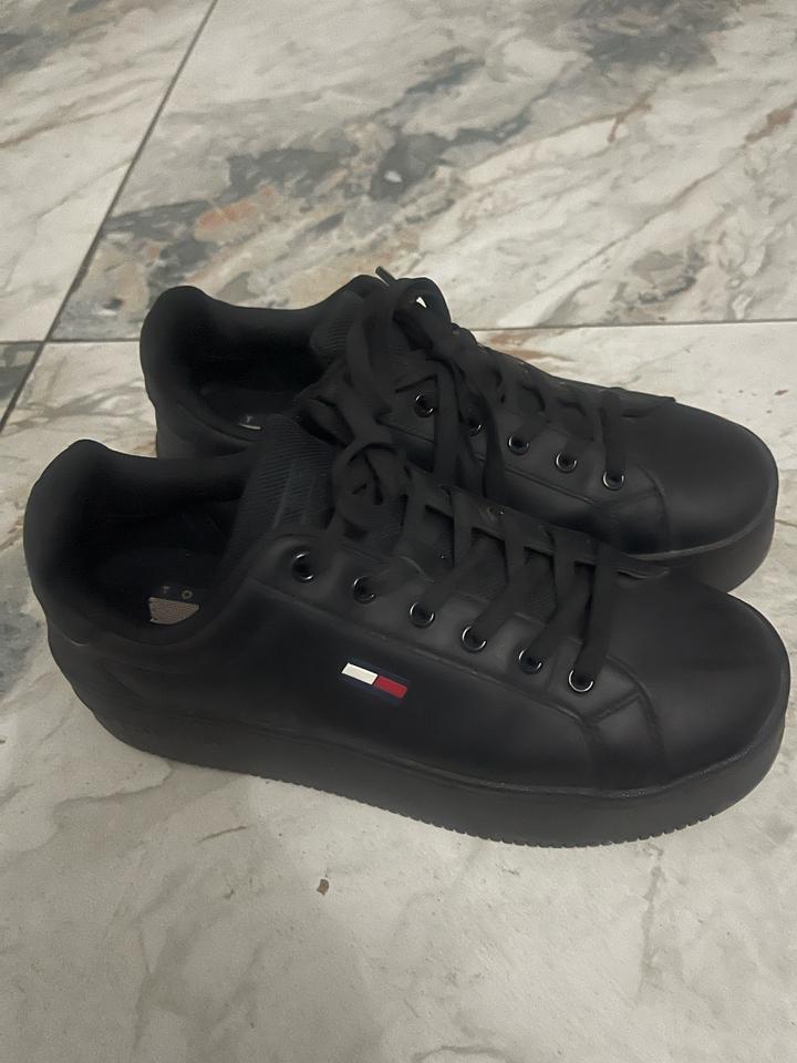 Tommy Hilfiger
